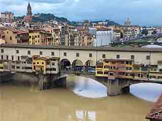  Firenze (Florence):  Toscana:  Italy:  
 
 Ponte Vecchio